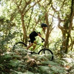 VTT ENFANT ROCKRIDER ST 500 24 POUCES 9-12 ANS JAUNE FLUO -VÉLOS ÉLECTRIQUES Soldes Magasin diego et sa maman 3 600x600 1